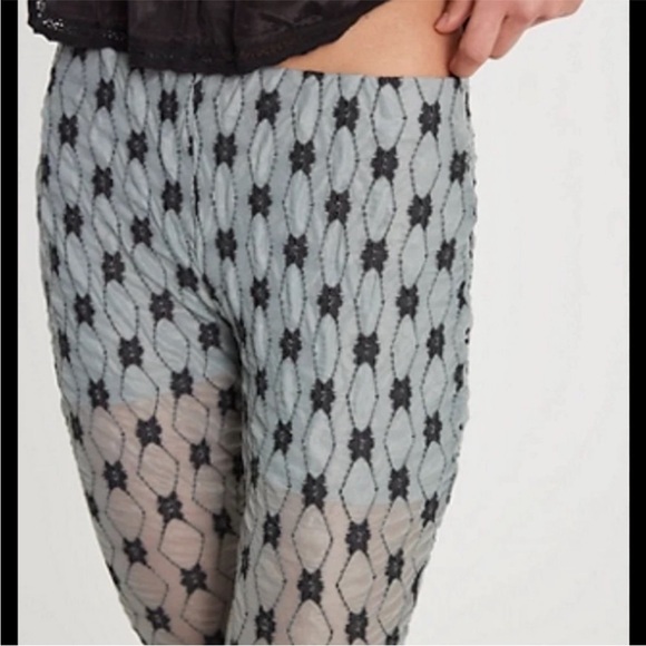 Brand new without tag Free People Margo lace overlay flare pants size M - Picture 3 of 7